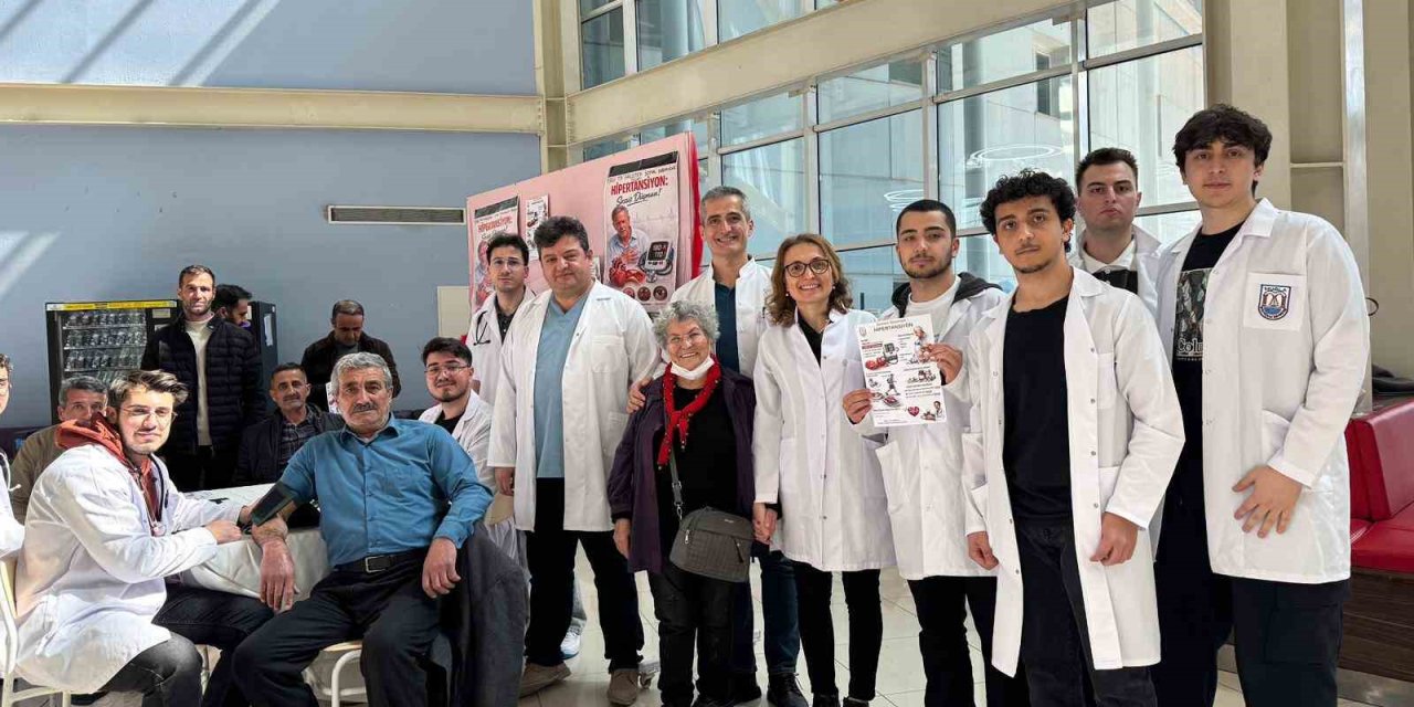 Tıp Fakültesi öğrencilerinden hipertansiyon farkındalığı etkinliği