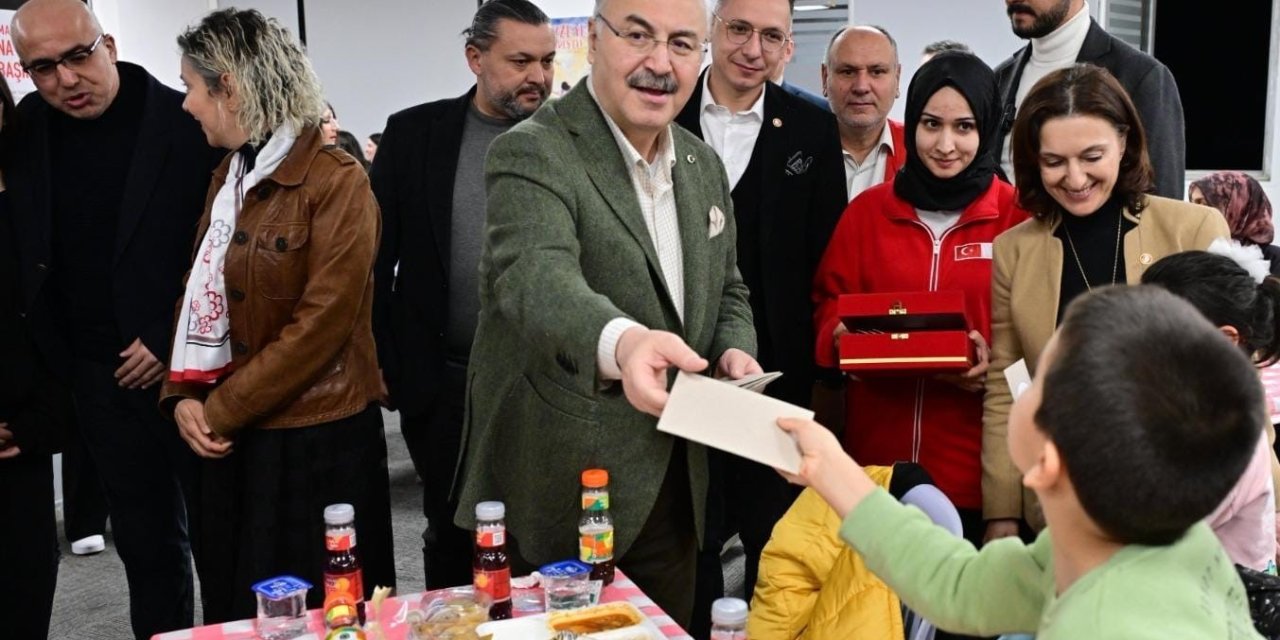 Kızılay 450 çocuğu gönül sofrasında buluşturdu