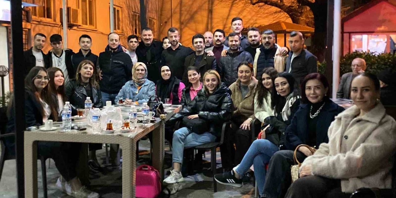 Turgutlu’da kuaförlerden huzurevinde anlamlı hizmet