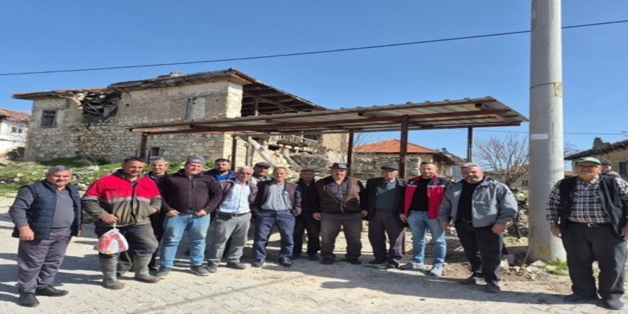 Uşak Tarım ve Orman Müdürlüğü ekipleri üreticilerle bir araya geldi