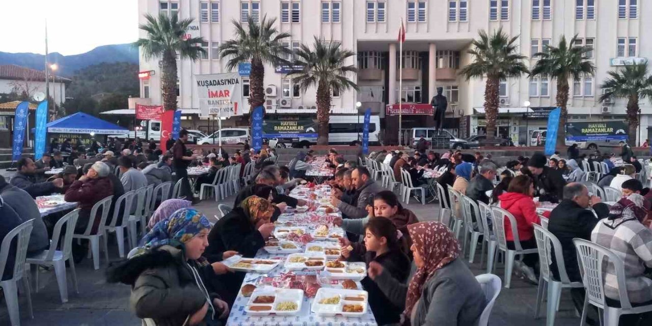 Aydınlılar, Büyükşehirin iftar sofralarında buluşuyor