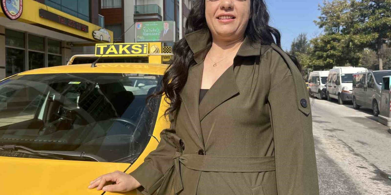 İzmir’de taksi direksiyonunda kadın gücü