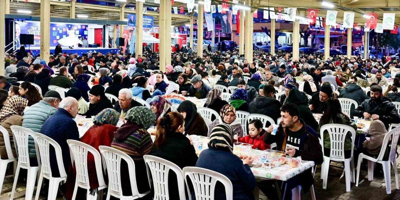 Manisa Büyükşehir’in iftar sofrası Kırkağaç’ta kuruldu