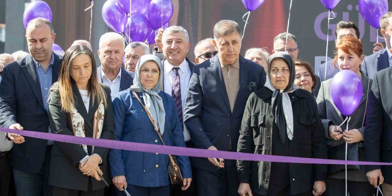 Başkan Cemil Tugay: "Mücadeleyi lafta değil, gerçekte yapmak gerekir"