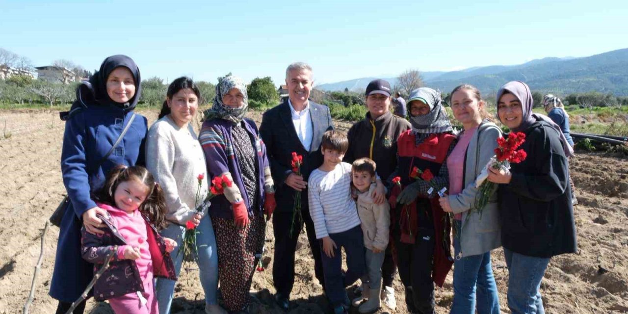 Buharkent’te 8 Mart’ta kadınlar unutulmadı