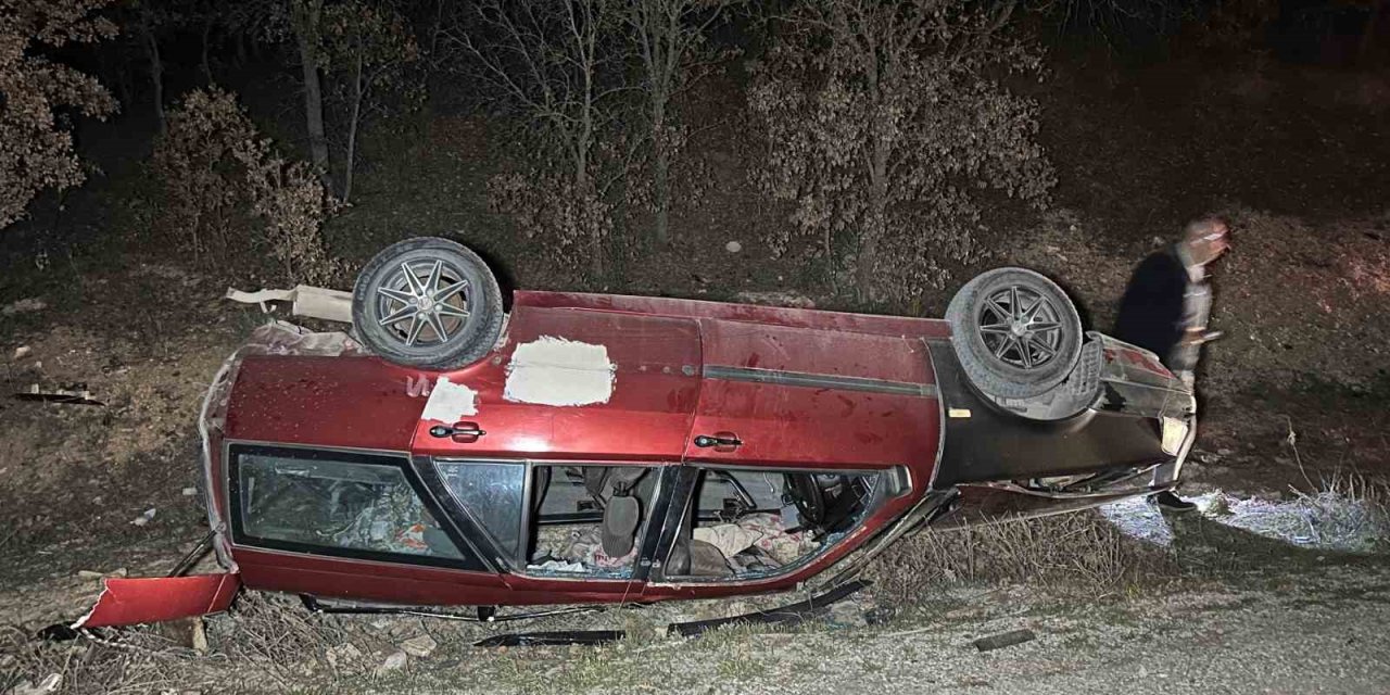 Uşak’ta iki otomobil çarpıştı: 2’si çocuk 5 yaralı