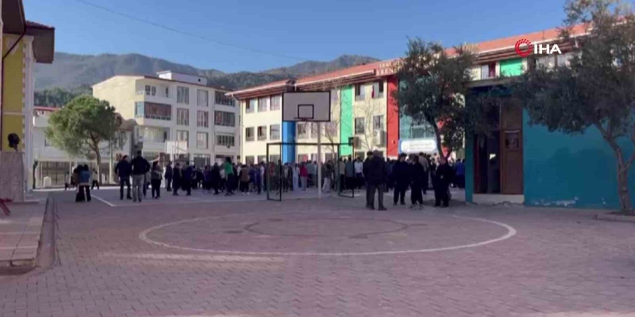 Denizli’de korkutan deprem