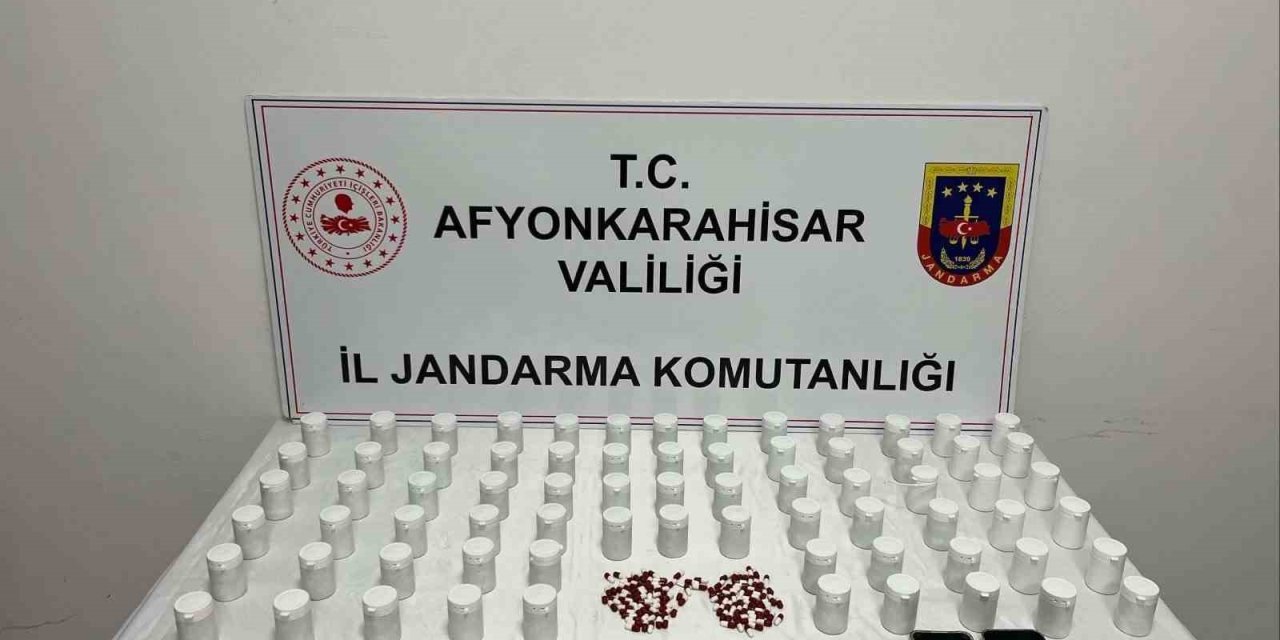 Jandarma piyasa değeri 639 bin TL olan uyuşturucu hap ele geçirdi