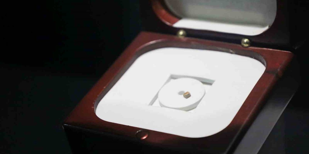 Dünyanın en küçük kitabı İzmir’de