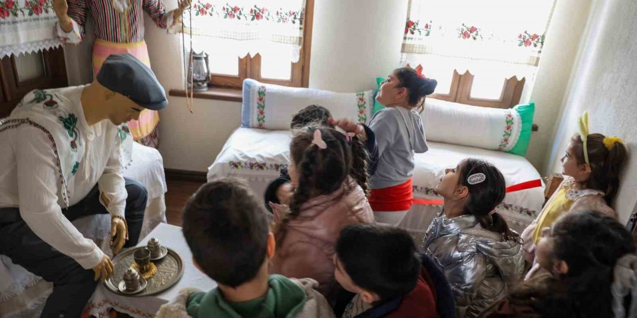 Gündüz Bakımevi öğrencileri Aydın’ın tarih yolculuğuna çıktı