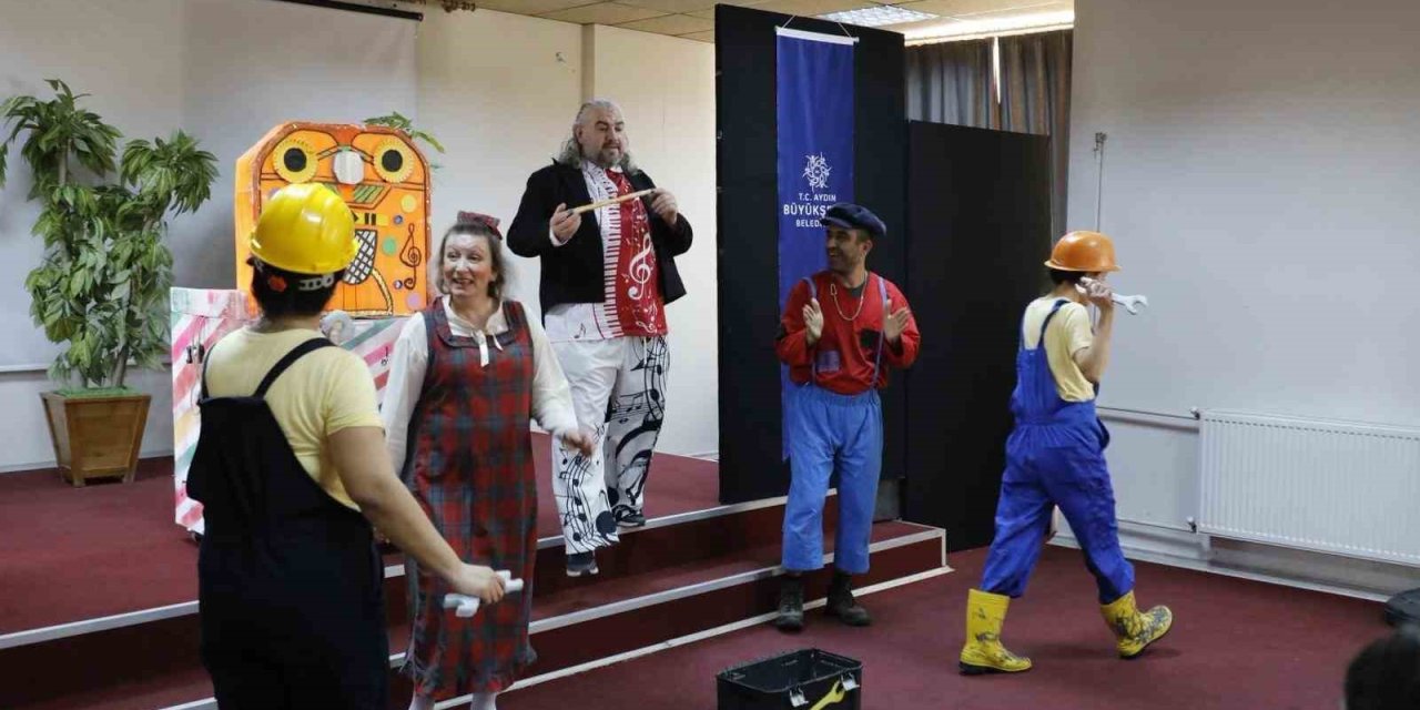 Büyükşehir, Köşklü minikleri tiyatroyla buluşturdu