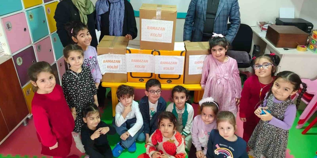 Efeler’de minikler Sakal-ı Şerif’i ziyaret etti