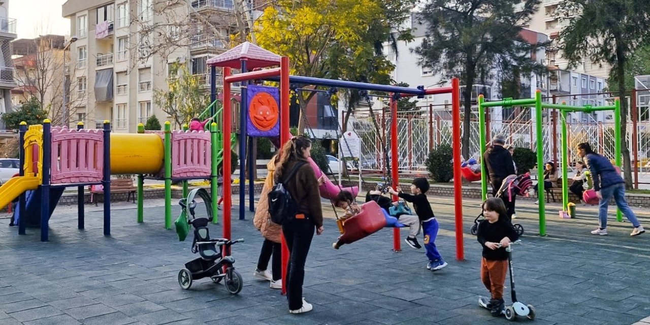 Efeler’in parkları yenileniyor