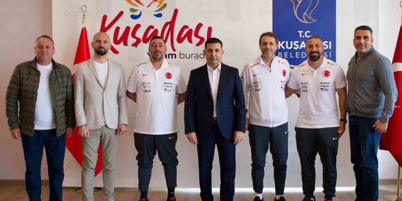 Başkan Günel, Plaj Futbolu Milli Takımı’nın teknik ve idari kadrosunu ağırladı