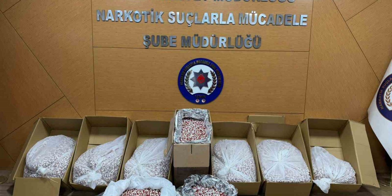 İzmir’de narkotik polisi 356 bin uyuşturucu hap yakaladı