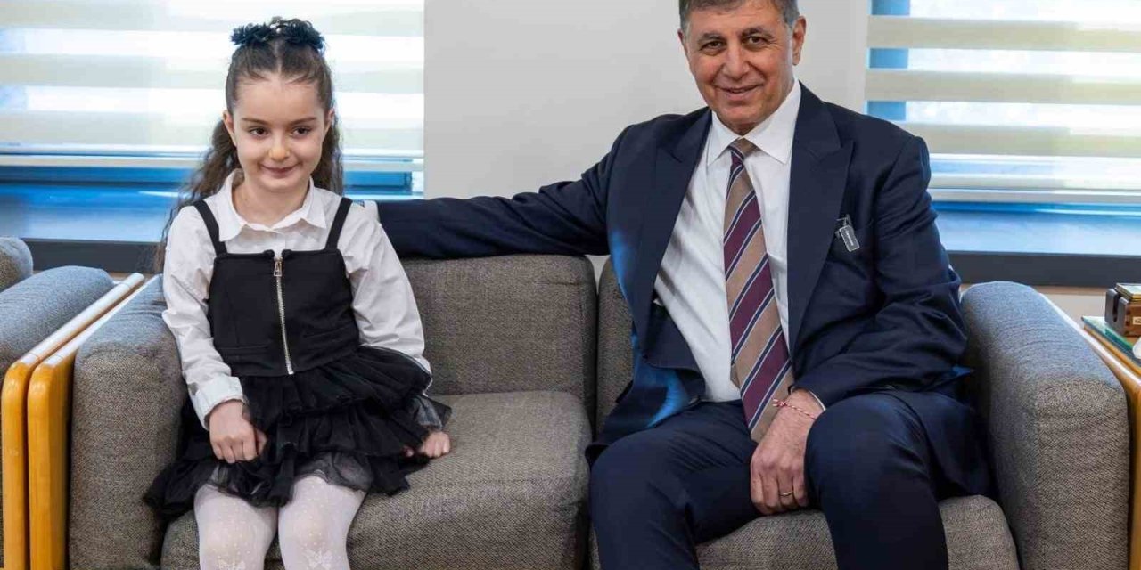 Başkanlık makamında gurur veren buluşma