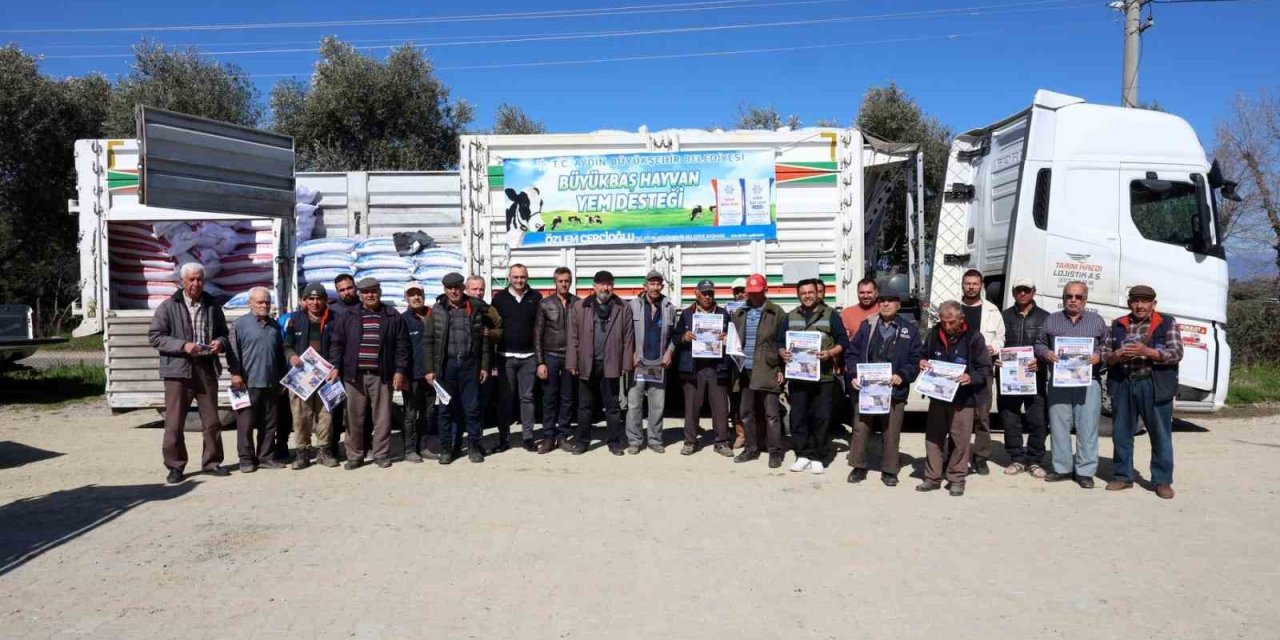 Aydın Büyükşehir’den Yenipazarlı üreticilere yem desteği