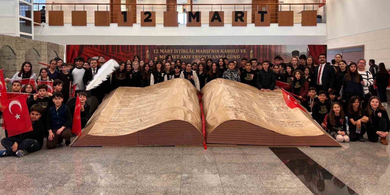 MTK Koleji’nin Fuaye Sergisi Resmi 12 Mart etkinliğine damga vurdu