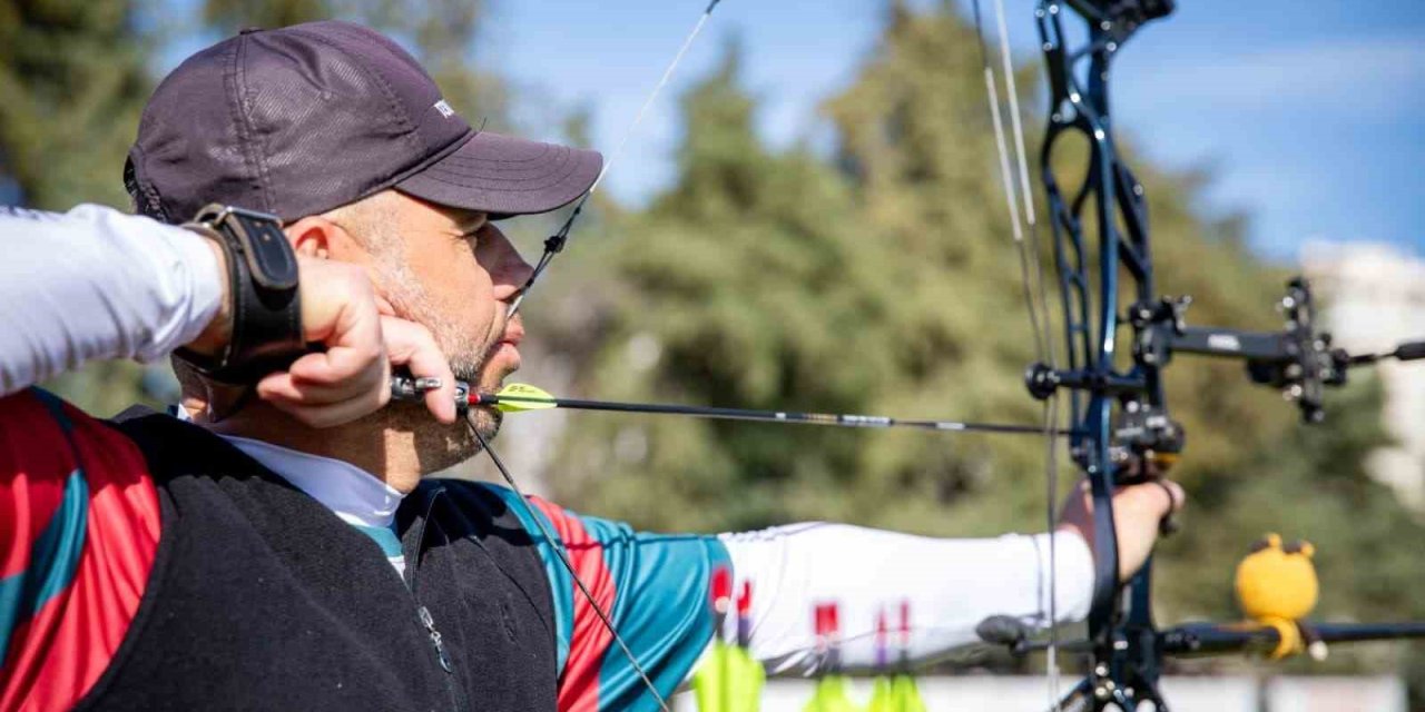 Denizlili Para Okçu Abdullah Yorulmaz Türkiye Şampiyonu oldu