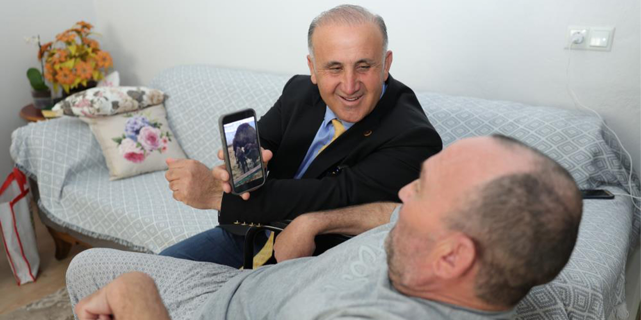 Başkan Kaya engelli İskender’in isteğini yerine getirdi