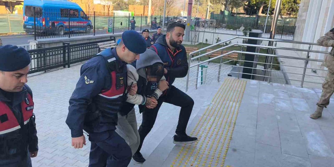 Yaşlı çiftin ölümüyle ilgili 4 kişi tutuklandı