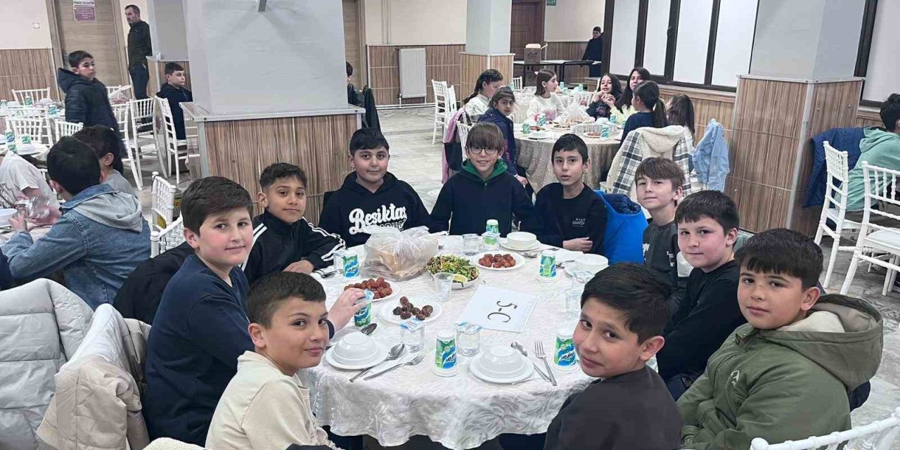 Kurtuluş İhsan Küçükarslan Ortaokulu’nda geleneksel iftar coşkusu