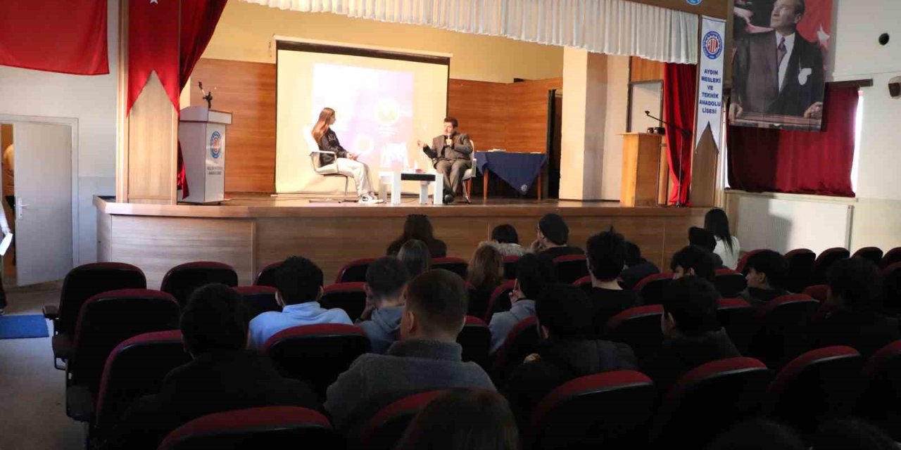 Geleceğin medya çalışanları sektör temsilcileriyle buluştu