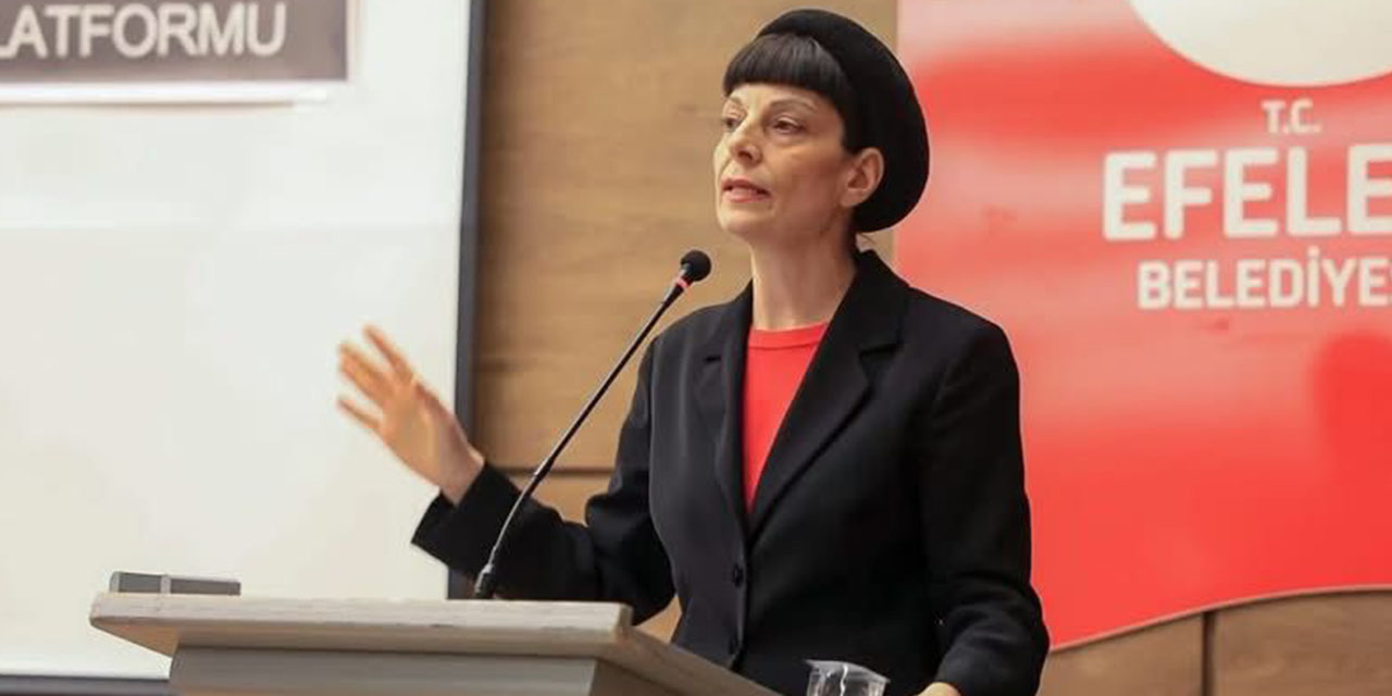 Efeler’de “Dönüm Noktasında Cumhuriyet” söyleşisi yoğun ilgi gördü