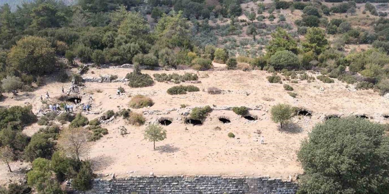 Aydın’ın "öksüz" antik kenti Amyzon, gün yüzüne çıkmayı bekliyor