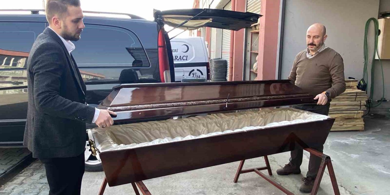 Cenaze hizmetini meslek edindiler, her gün ölümle burun buruna yaşıyorlar