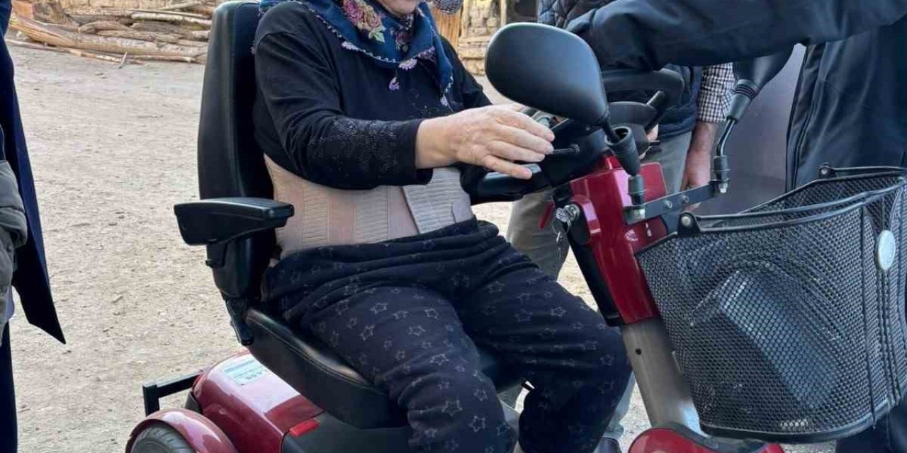 Kadınanalar Kültür Derneği’nden anlamlı hediye