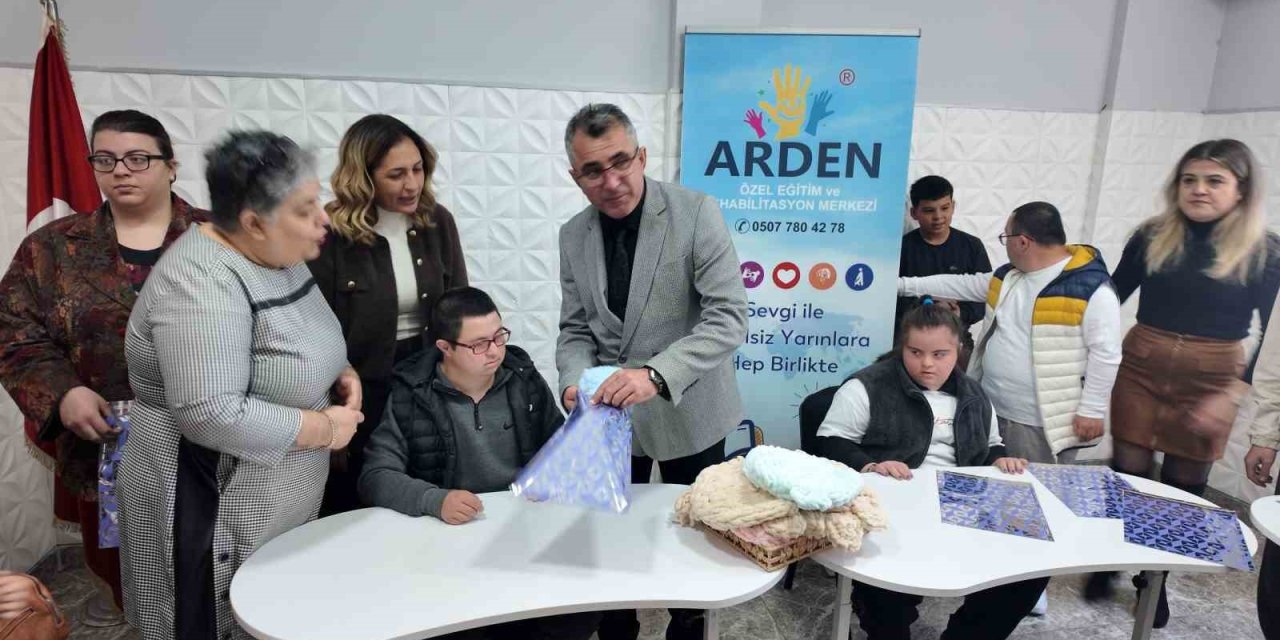 Söke’nin özel çocuklarından Şırnak’taki kardeşlerine sıcak hediye