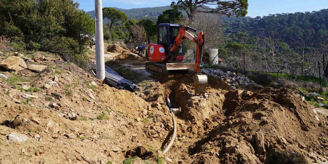 Kavaklıdere Çamlıyurt Mahallesi’nde içme suyu iletim hattı yenilendi