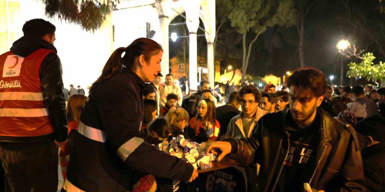 Aydın Büyükşehir’den Kadir Gecesi’nde lokum ikramı