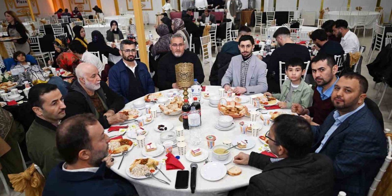 İlahiyat Fakültesinde 250 kişilik dev iftar buluşması