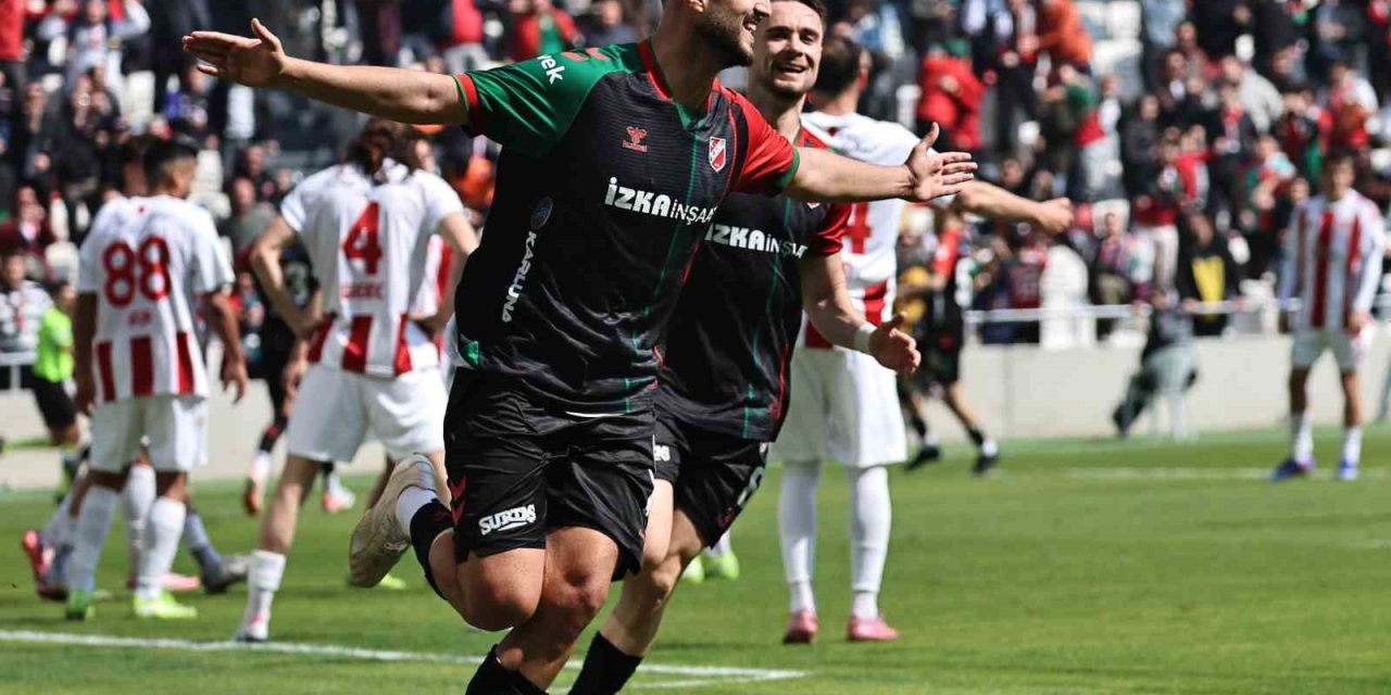 Karşıyaka’da Ömer Faruk 9 maçta 9 gol attı