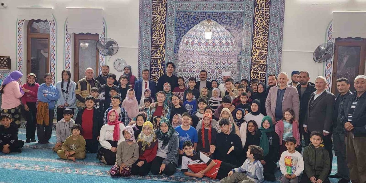 Köyceğiz’de çocuklar teravihte buluştu