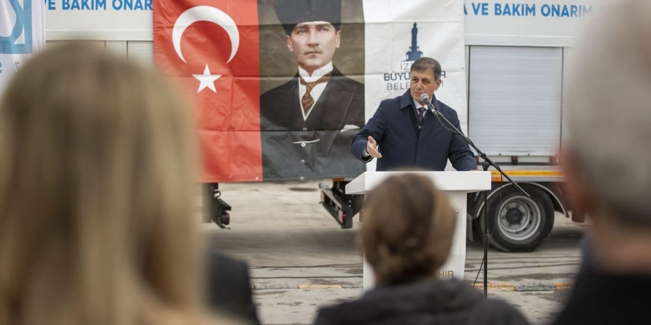 Cemil Tugay, İZSU personeli ile bayramlaştı: "İZSU bizim gururumuzdur"