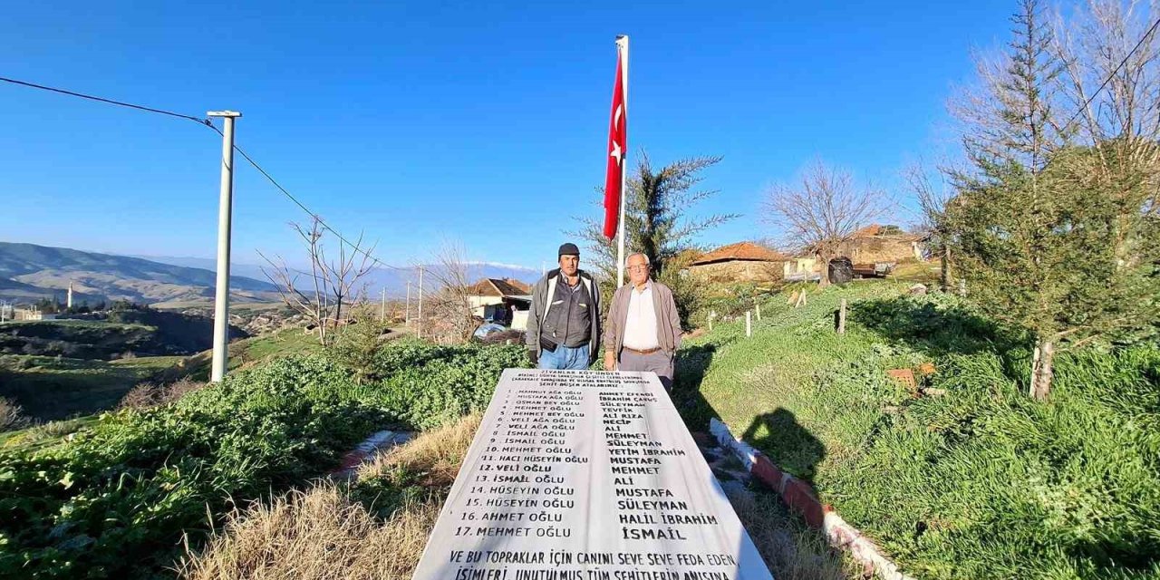 Ziyanlar Mahallesi şehitlerini unutmadı