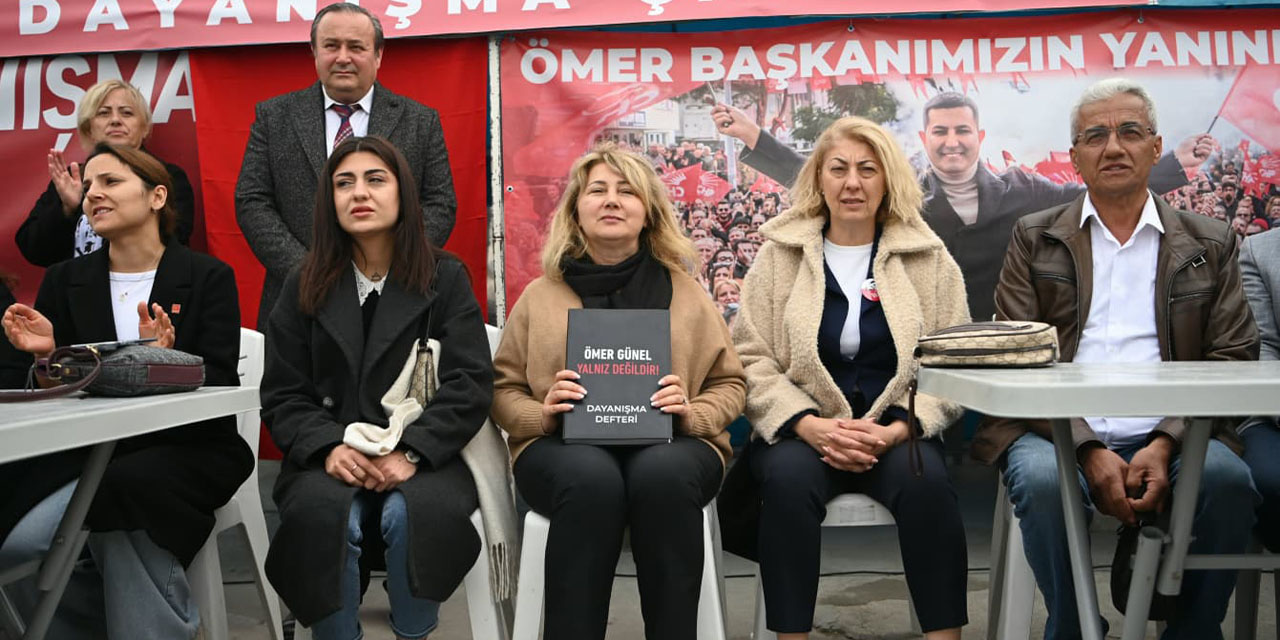 Karacasu CHP’den Kuşadası’nda dayanışma nöbeti: “Ömer Günel yalnız değildir”