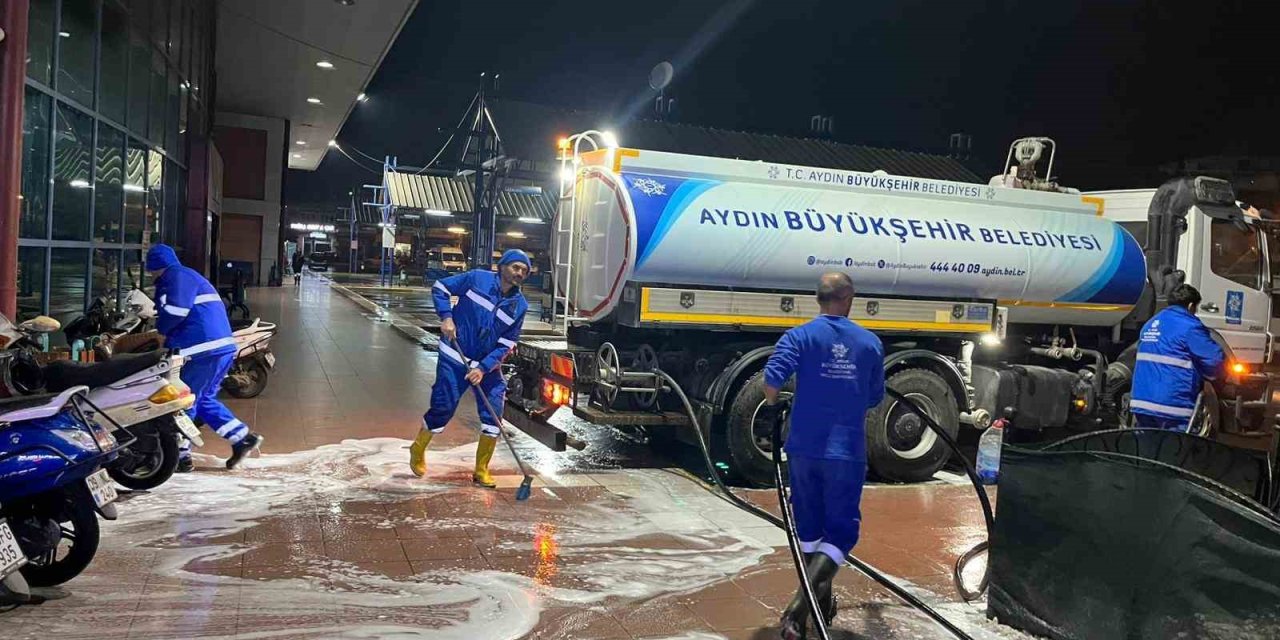 Aydın Büyükşehir’den bayram öncesi otobüs terminallerinde temizlik çalışması