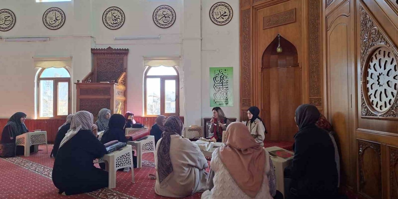 Köyceğiz’de ‘Filistin’de Kadın Olmak’ konulu seminer düzenlendi