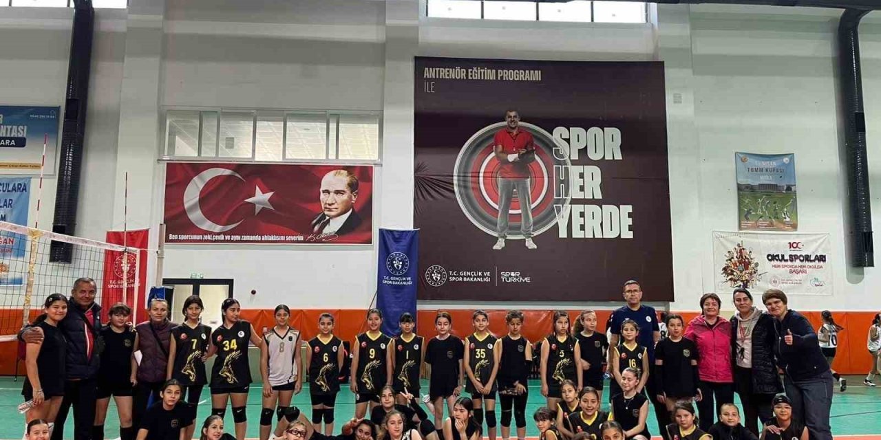 Köyceğiz’de voleybol coşkusu, 150 sporcu aynı sahada buluştu