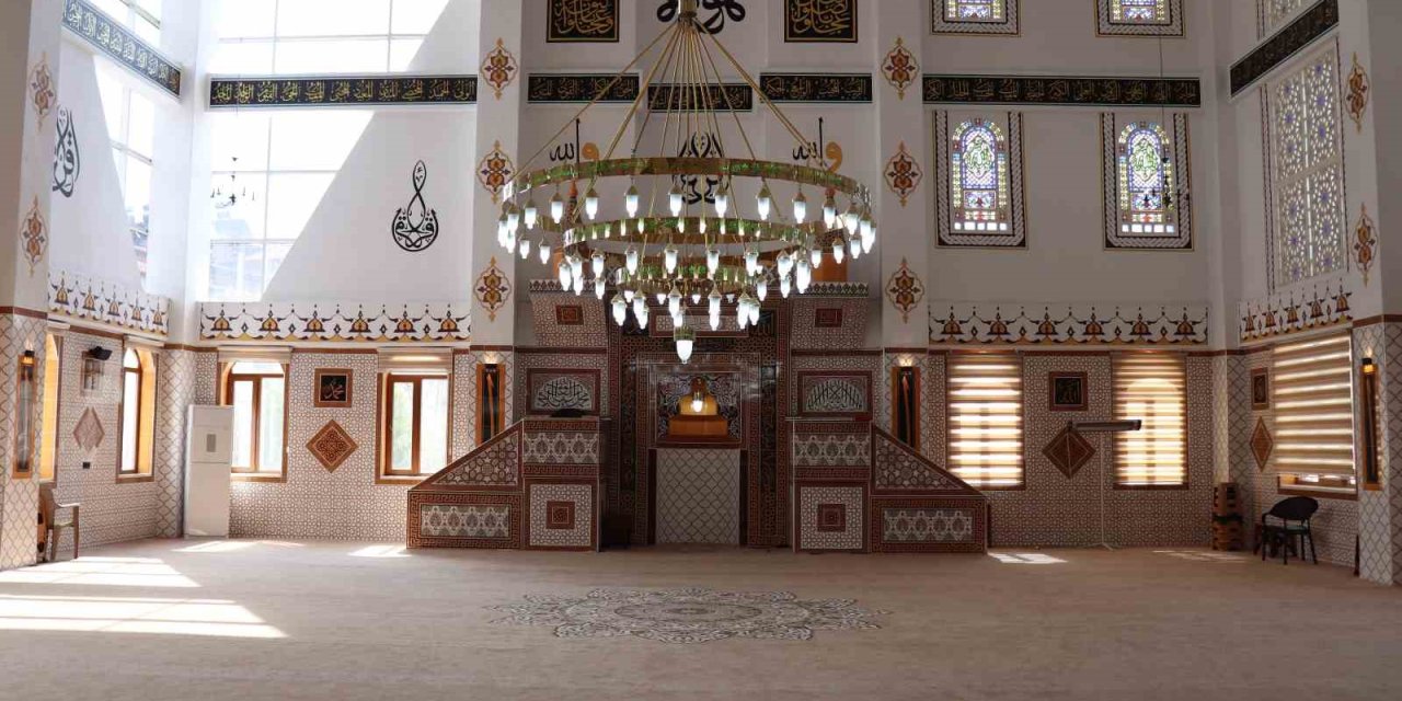 Beyağaç Merkez Çarşı Camii ibadete açıldı