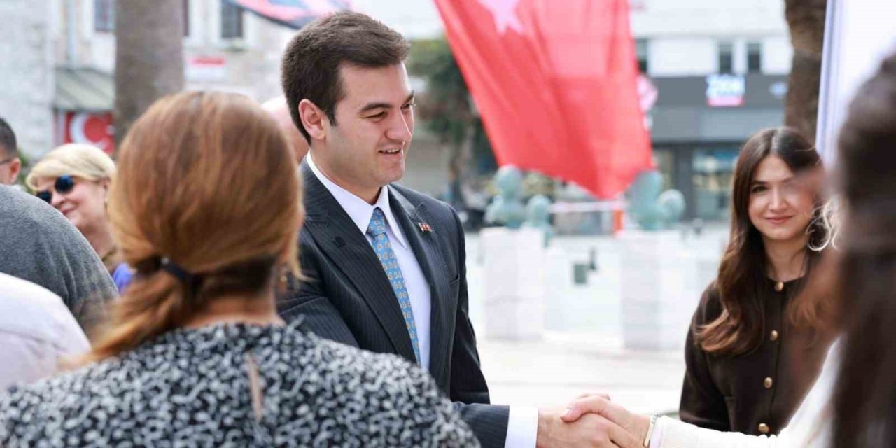 Bodrum Belediye Başkanı Mandalinci belediye personeli ile bayramlaştı