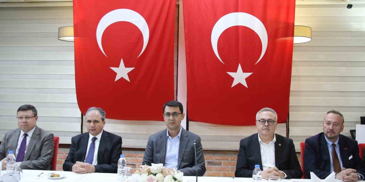 Uşak protokolü bayramlaşma töreninde buluştu