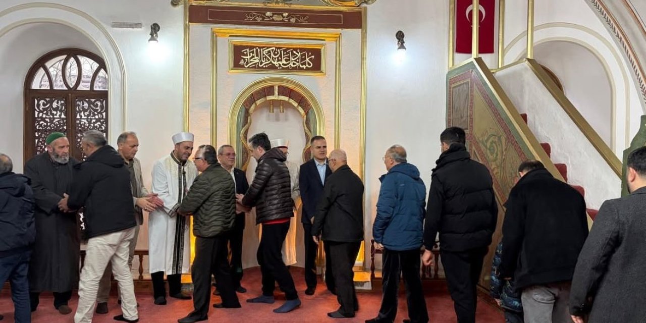 Vali Akbıyık bayram namazını Menteşe’de kıldı