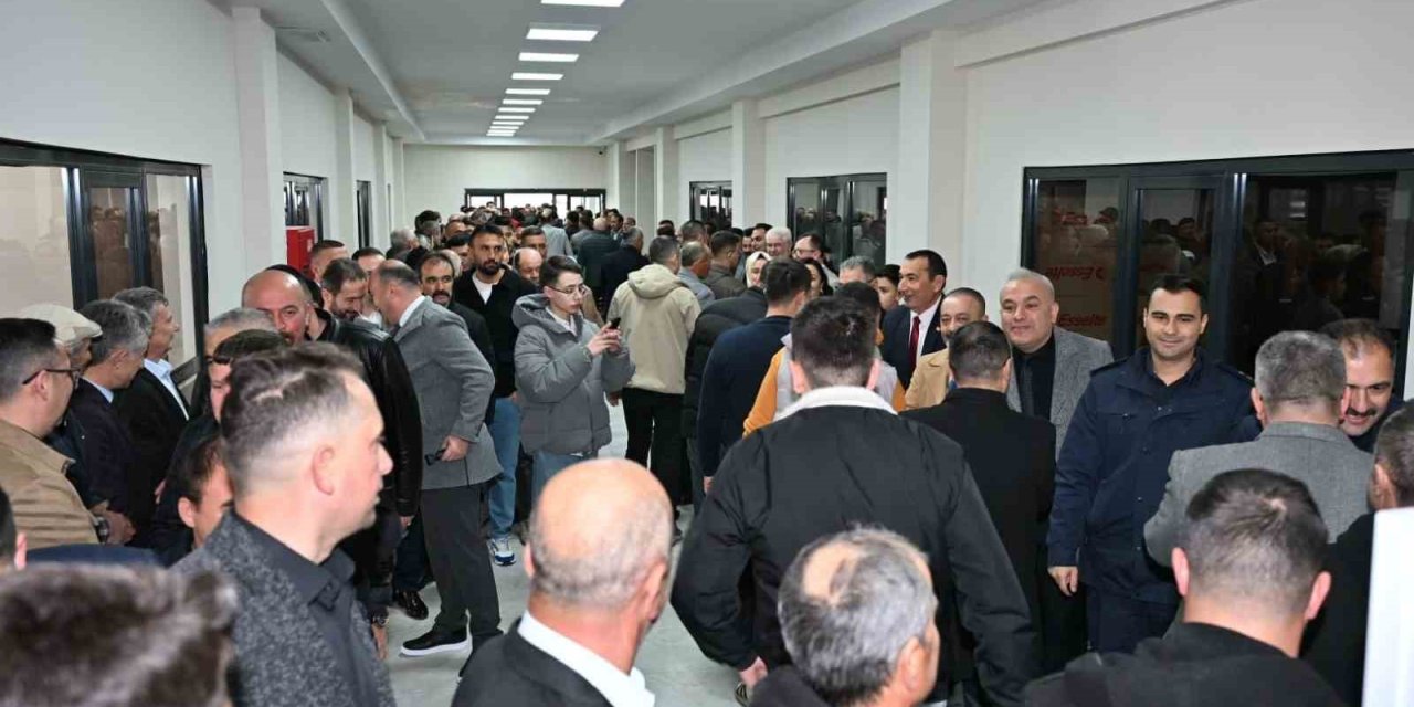 Demirci’de geleneksel bayramlaşma törenine yoğun katılım