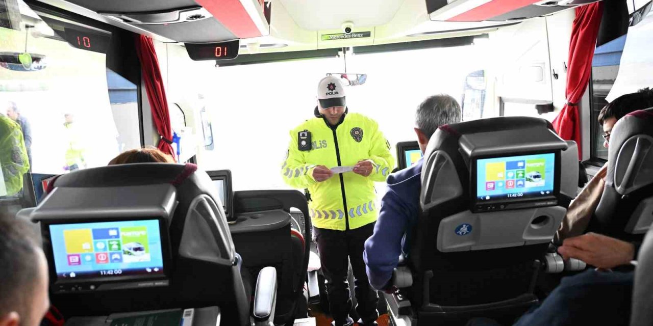 İzmir’de polis ekiplerinden bayram mesaisi