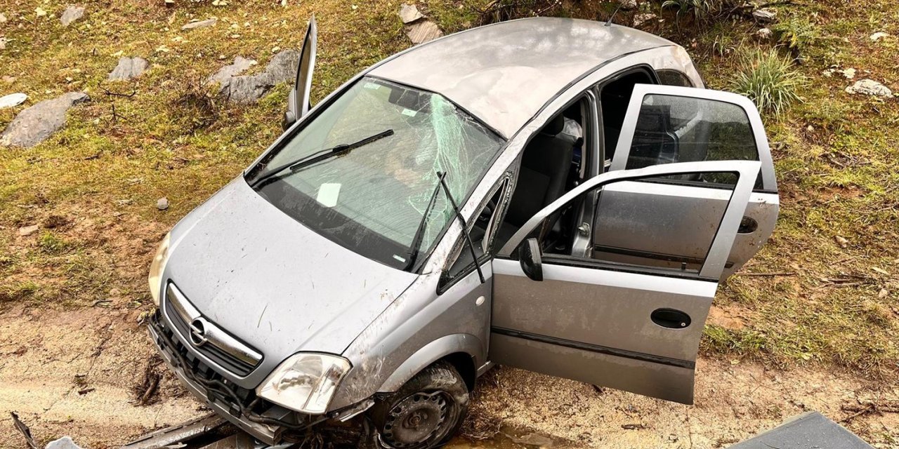 Otomobil şarampole uçtu: 1 yaralı